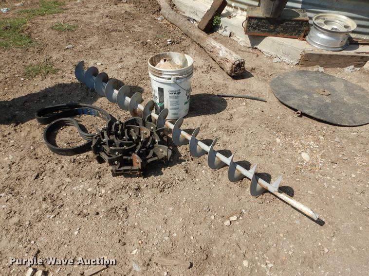 image for item DD0763 1983 John Deere 7720 combine