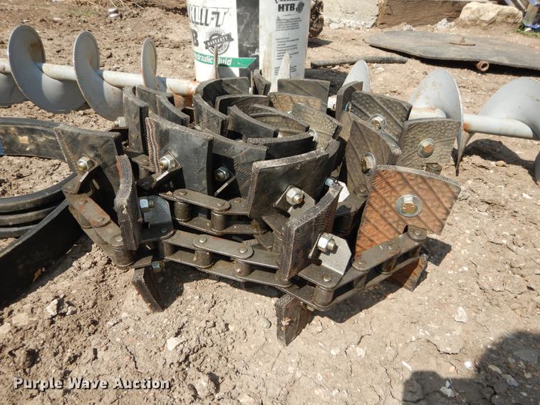 image for item DD0763 1983 John Deere 7720 combine