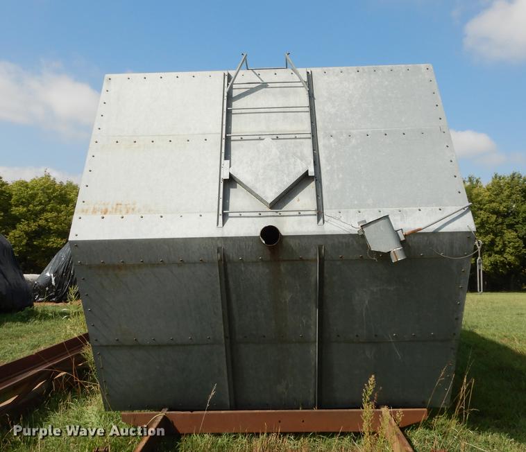 image for item DD0765 Modern Mill feed hammer mill and grain bin system