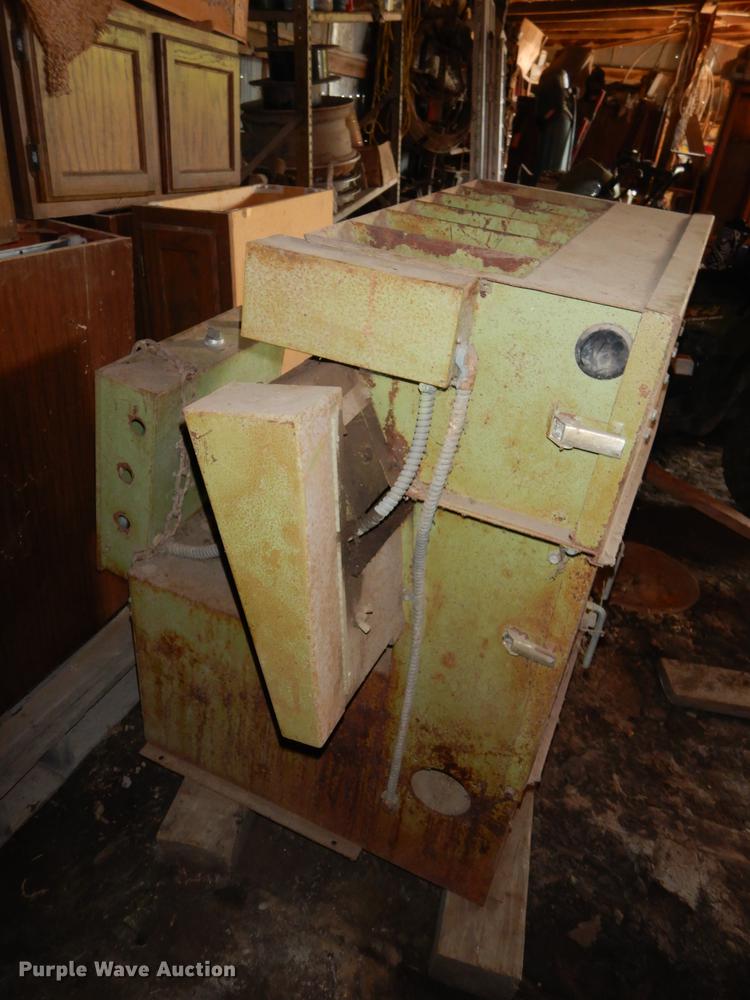 image for item DD0765 Modern Mill feed hammer mill and grain bin system