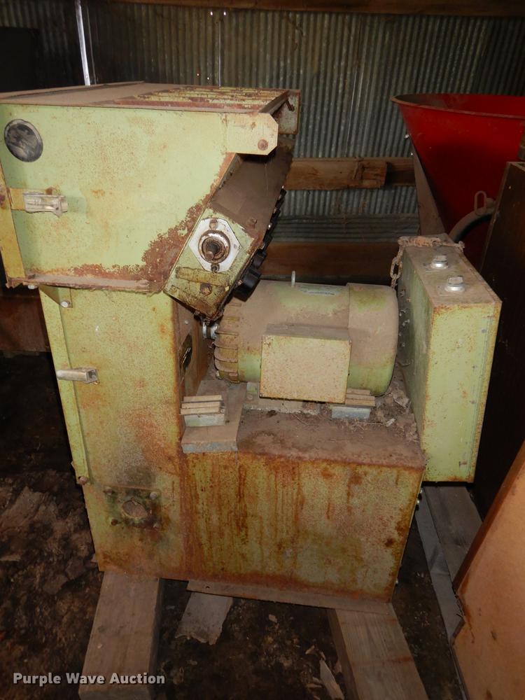image for item DD0765 Modern Mill feed hammer mill and grain bin system
