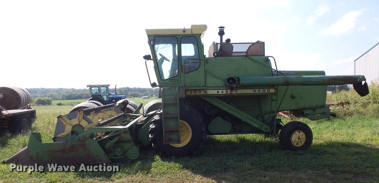 image for item DD1508 John Deere 4400 combine