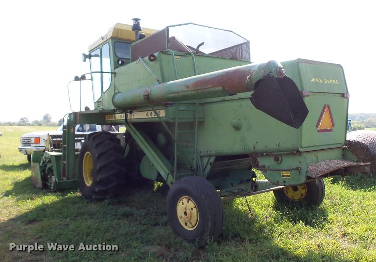 image for item DD1508 John Deere 4400 combine