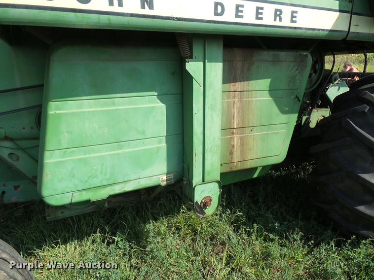 image for item DD1508 John Deere 4400 combine