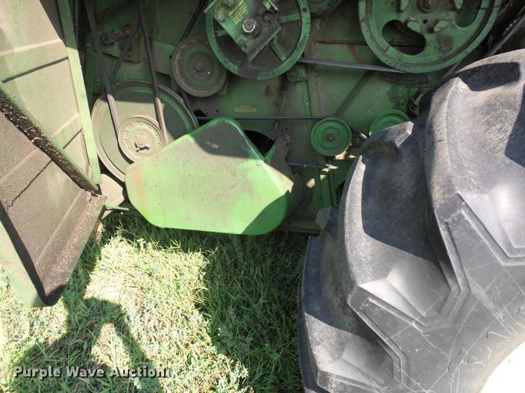 image for item DD1508 John Deere 4400 combine