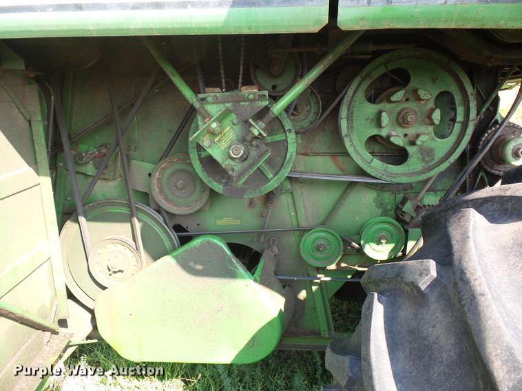 image for item DD1508 John Deere 4400 combine