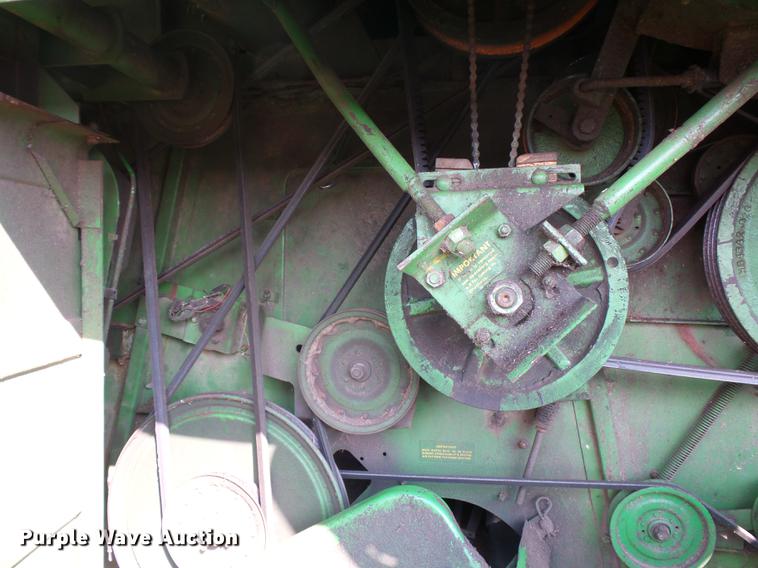 image for item DD1508 John Deere 4400 combine