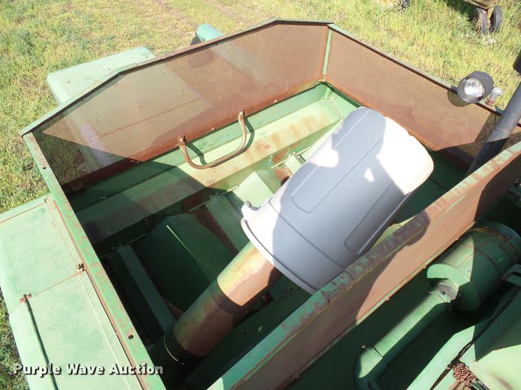 image for item DD1508 John Deere 4400 combine