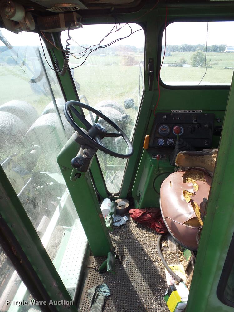 image for item DD1508 John Deere 4400 combine