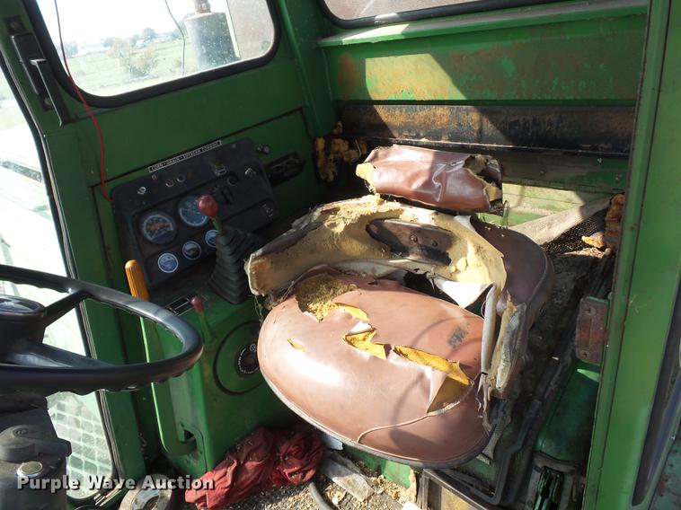 image for item DD1508 John Deere 4400 combine