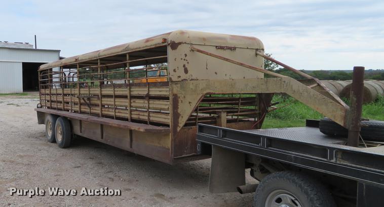 image for item DI9858 Livestock trailer