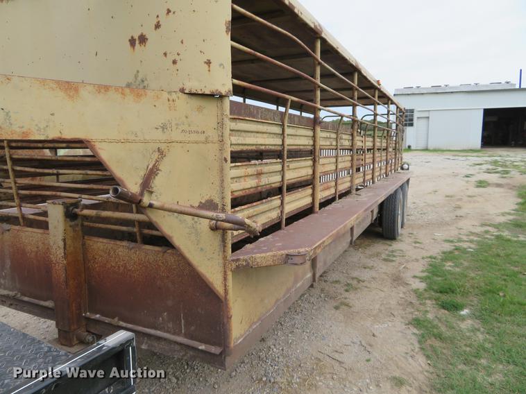 image for item DI9858 Livestock trailer