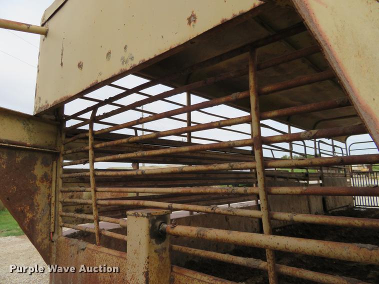 image for item DI9858 Livestock trailer