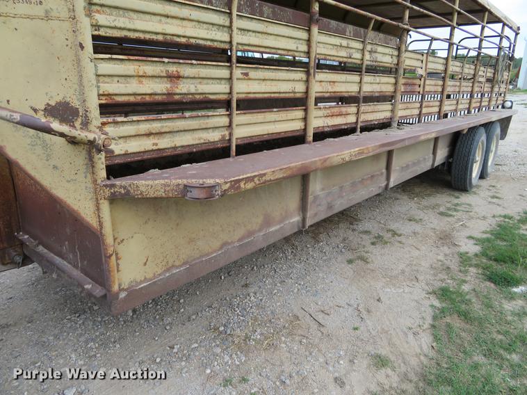 image for item DI9858 Livestock trailer