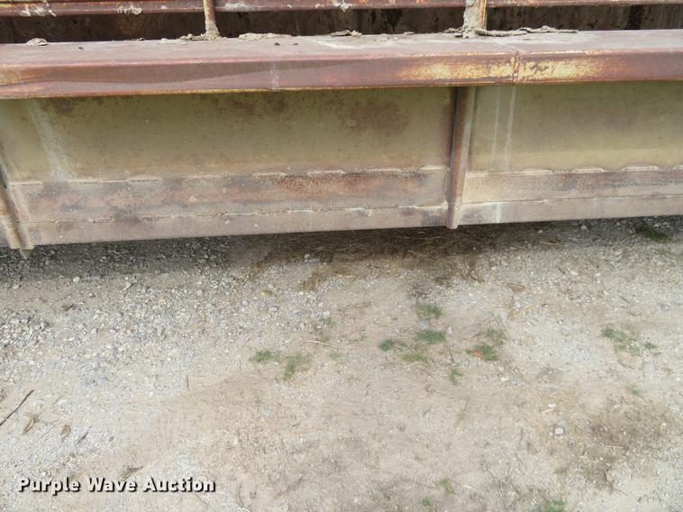 image for item DI9858 Livestock trailer