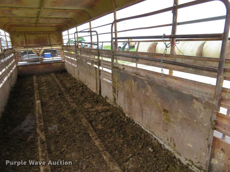 image for item DI9858 Livestock trailer