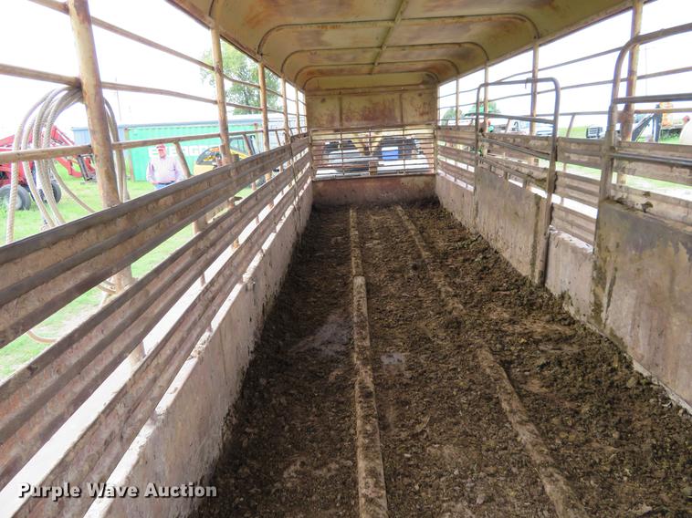 image for item DI9858 Livestock trailer