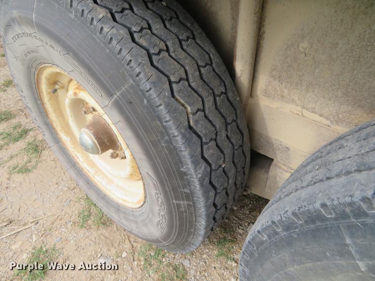 image for item DI9858 Livestock trailer