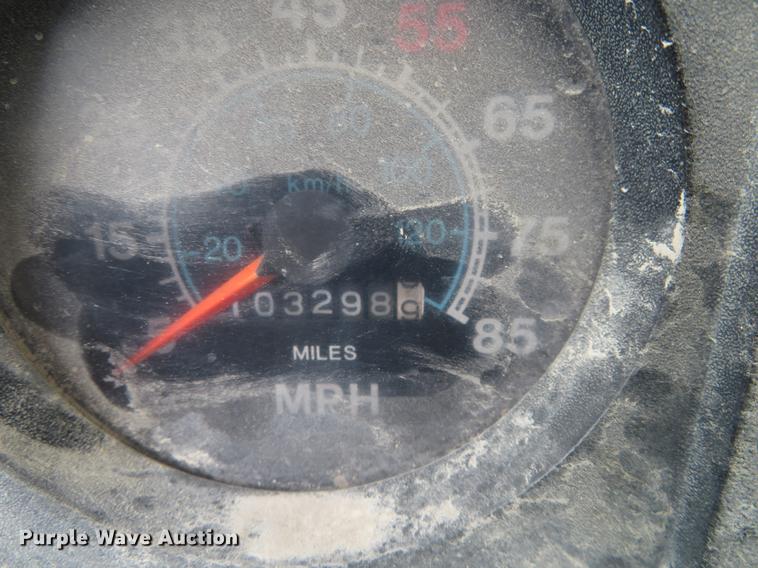 image for item DI9859 1989 International 8300 semi truck