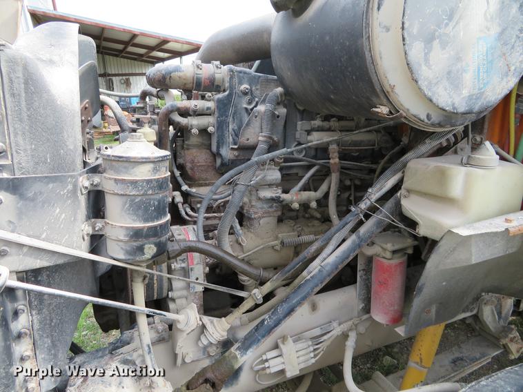 image for item DI9859 1989 International 8300 semi truck