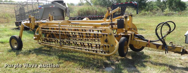 image for item DI9876 Vermeer R23A hay rake