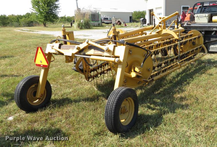 image for item DI9876 Vermeer R23A hay rake
