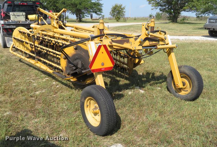 image for item DI9876 Vermeer R23A hay rake
