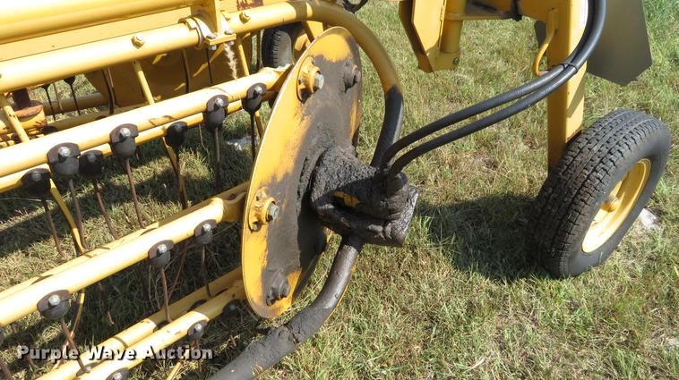 image for item DI9876 Vermeer R23A hay rake