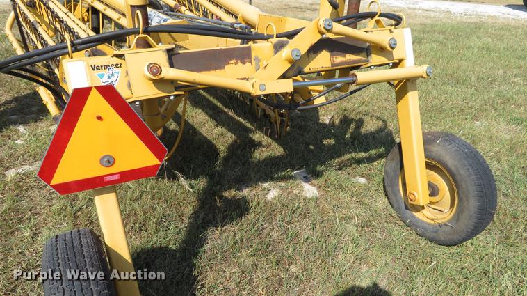 image for item DI9876 Vermeer R23A hay rake