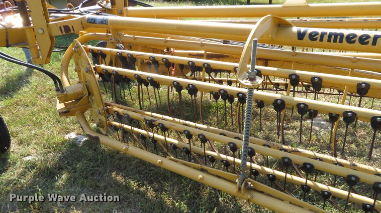 image for item DI9876 Vermeer R23A hay rake