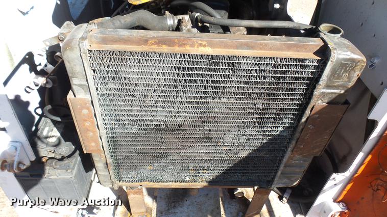 image for item DW9071 Bobcat skid steer