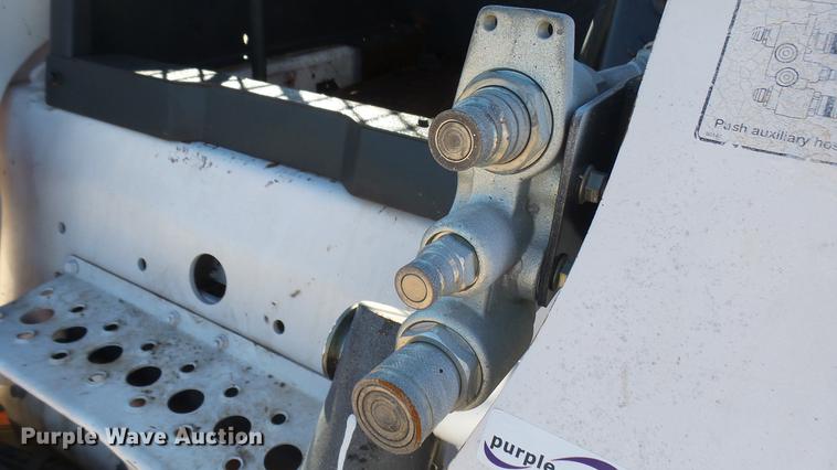 image for item DW9071 Bobcat skid steer