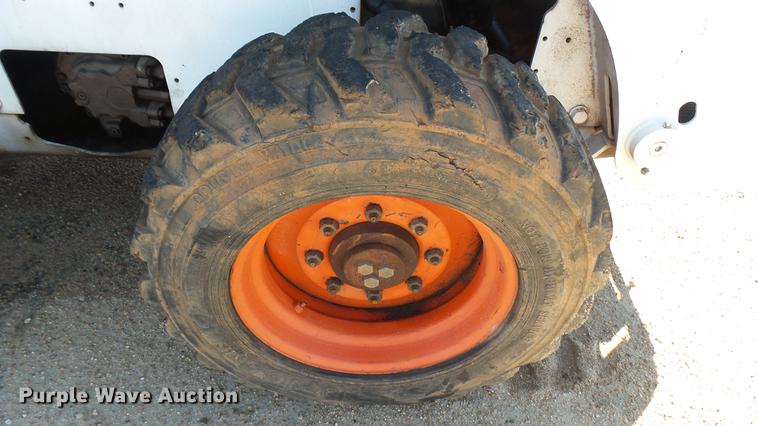 image for item DW9071 Bobcat skid steer