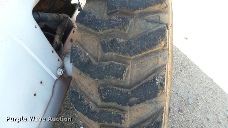 image for item DW9071 Bobcat skid steer