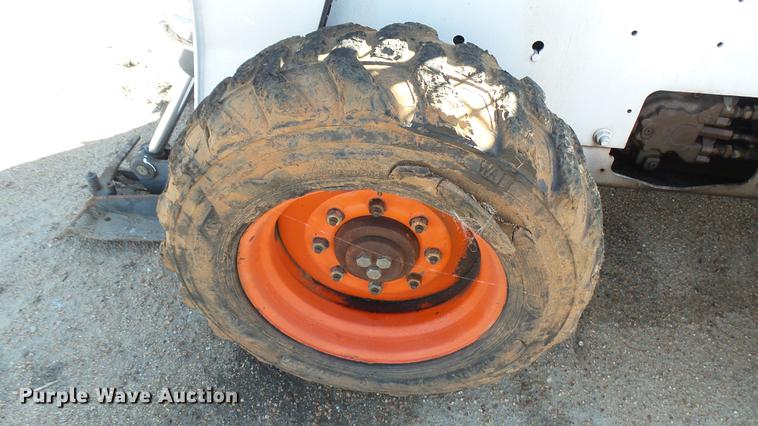 image for item DW9071 Bobcat skid steer