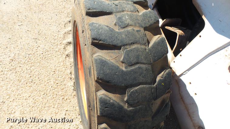 image for item DW9071 Bobcat skid steer