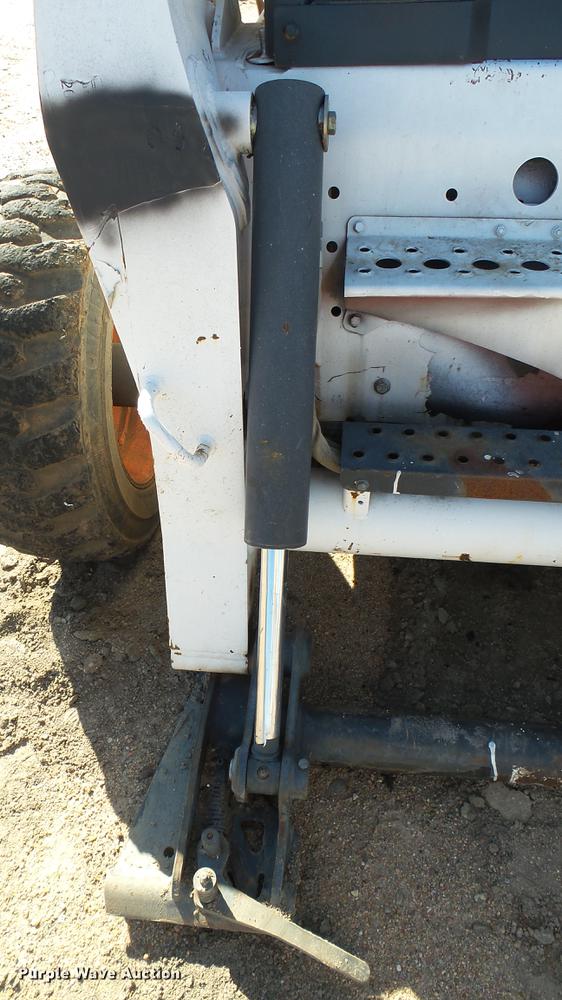 image for item DW9071 Bobcat skid steer