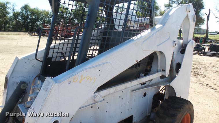 image for item DW9071 Bobcat skid steer