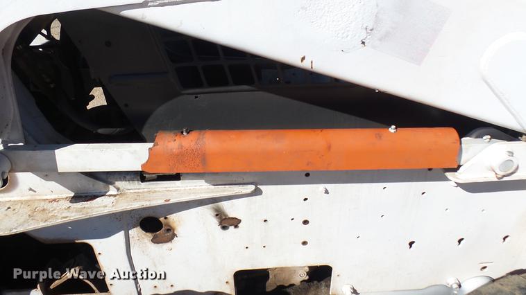 image for item DW9071 Bobcat skid steer