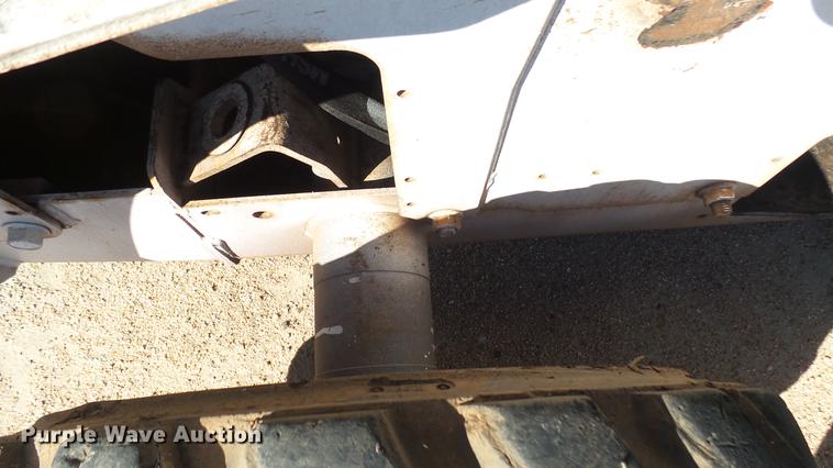 image for item DW9071 Bobcat skid steer