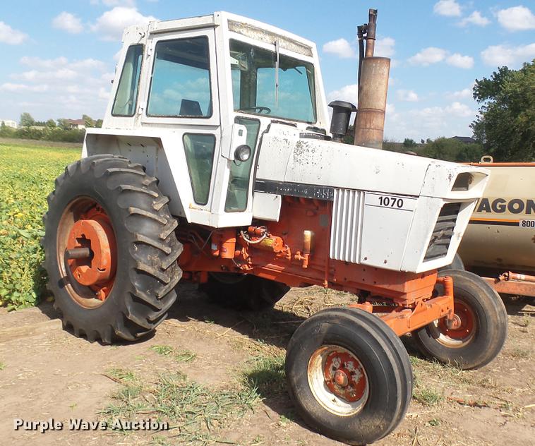 image for item EB9171 Case 1070 tractor