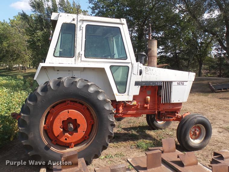image for item EB9171 Case 1070 tractor