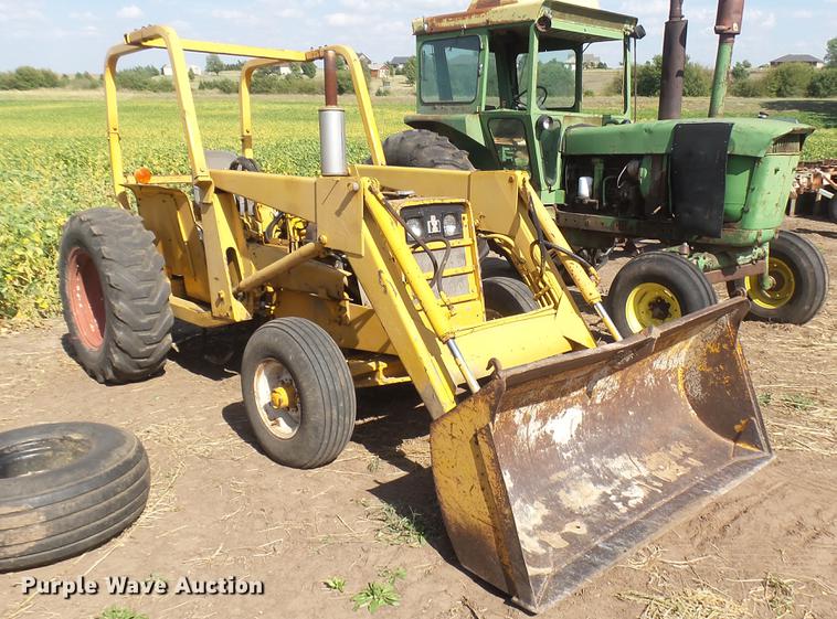 image for item EB9172 International 2400 Series B tractor
