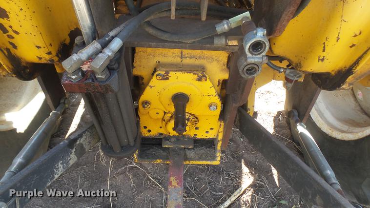 image for item EB9172 International 2400 Series B tractor