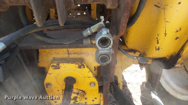 image for item EB9172 International 2400 Series B tractor