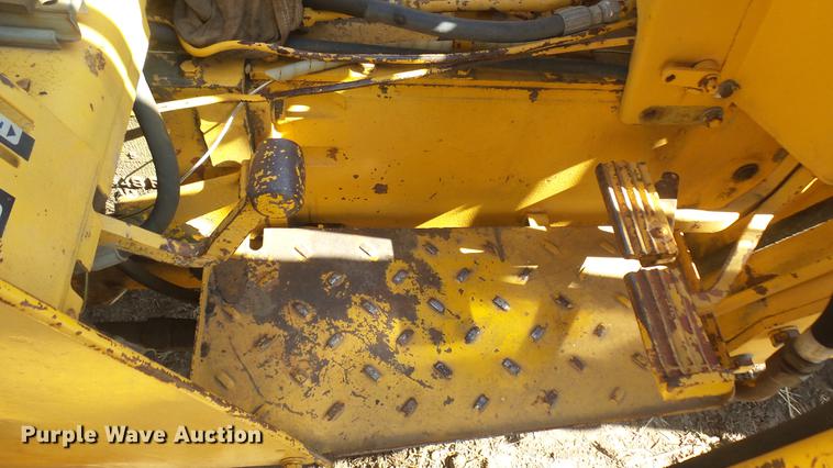 image for item EB9172 International 2400 Series B tractor