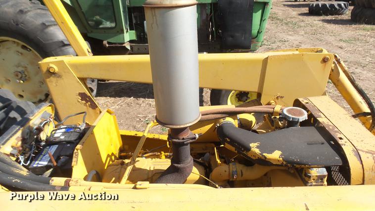 image for item EB9172 International 2400 Series B tractor