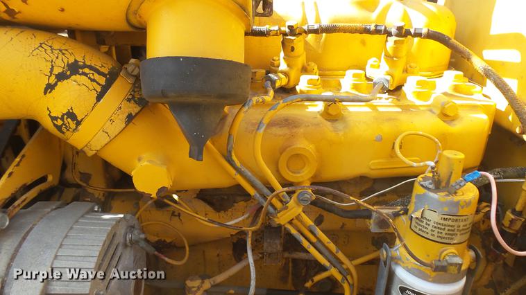 image for item EB9172 International 2400 Series B tractor