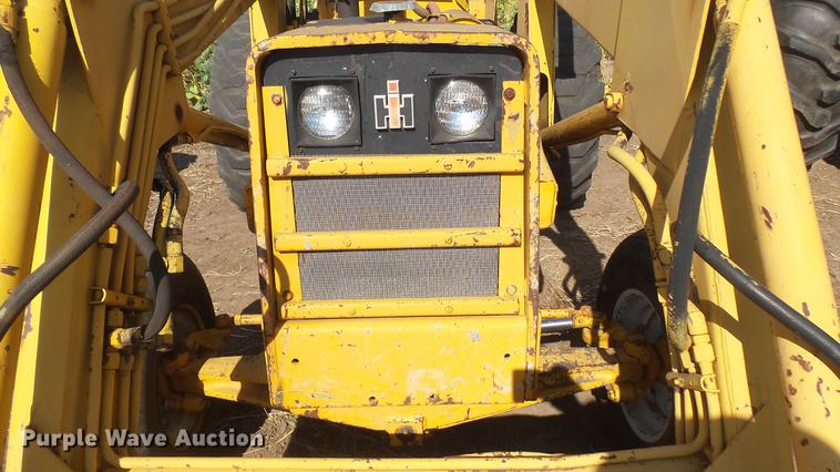 image for item EB9172 International 2400 Series B tractor