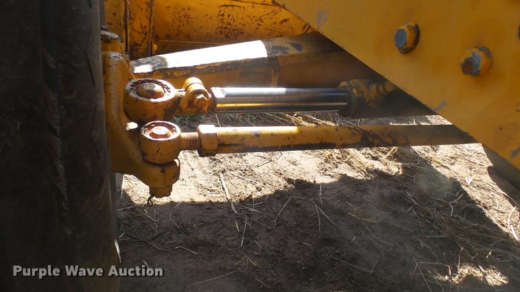 image for item EB9172 International 2400 Series B tractor